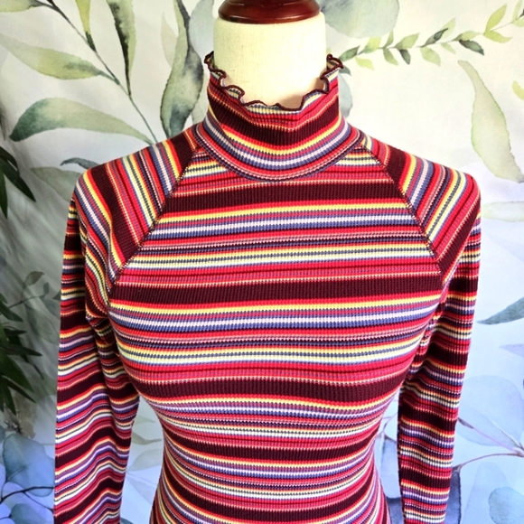 SO | Striped Turtleneck Top in Multi sz M - Picture 6 of 7